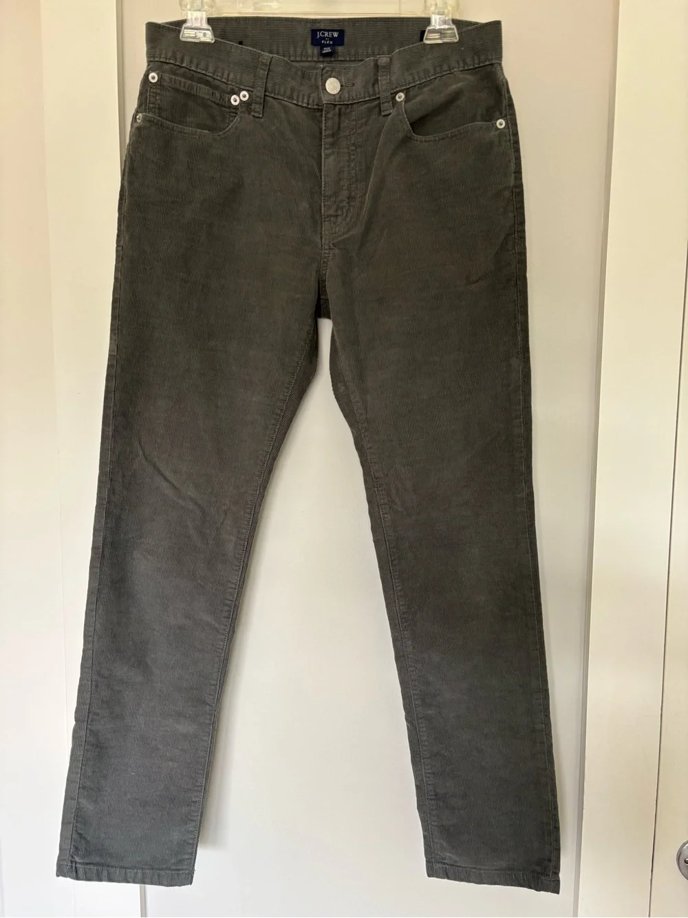 J. Crew — Men’s Gray Corduroy Slim-Fit Flex Pants 29x32